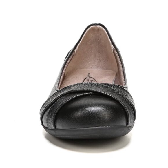 LIFESTRIDE Adalene Flats (WIDE) - Picture 7 of 9